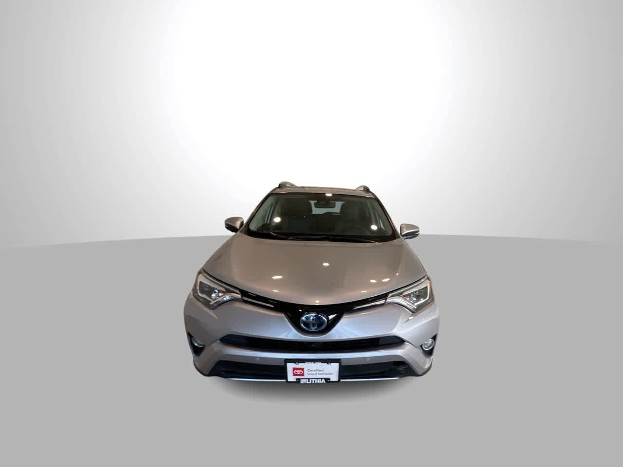 Thumbnail: 2017 Toyota RAV4 - 3