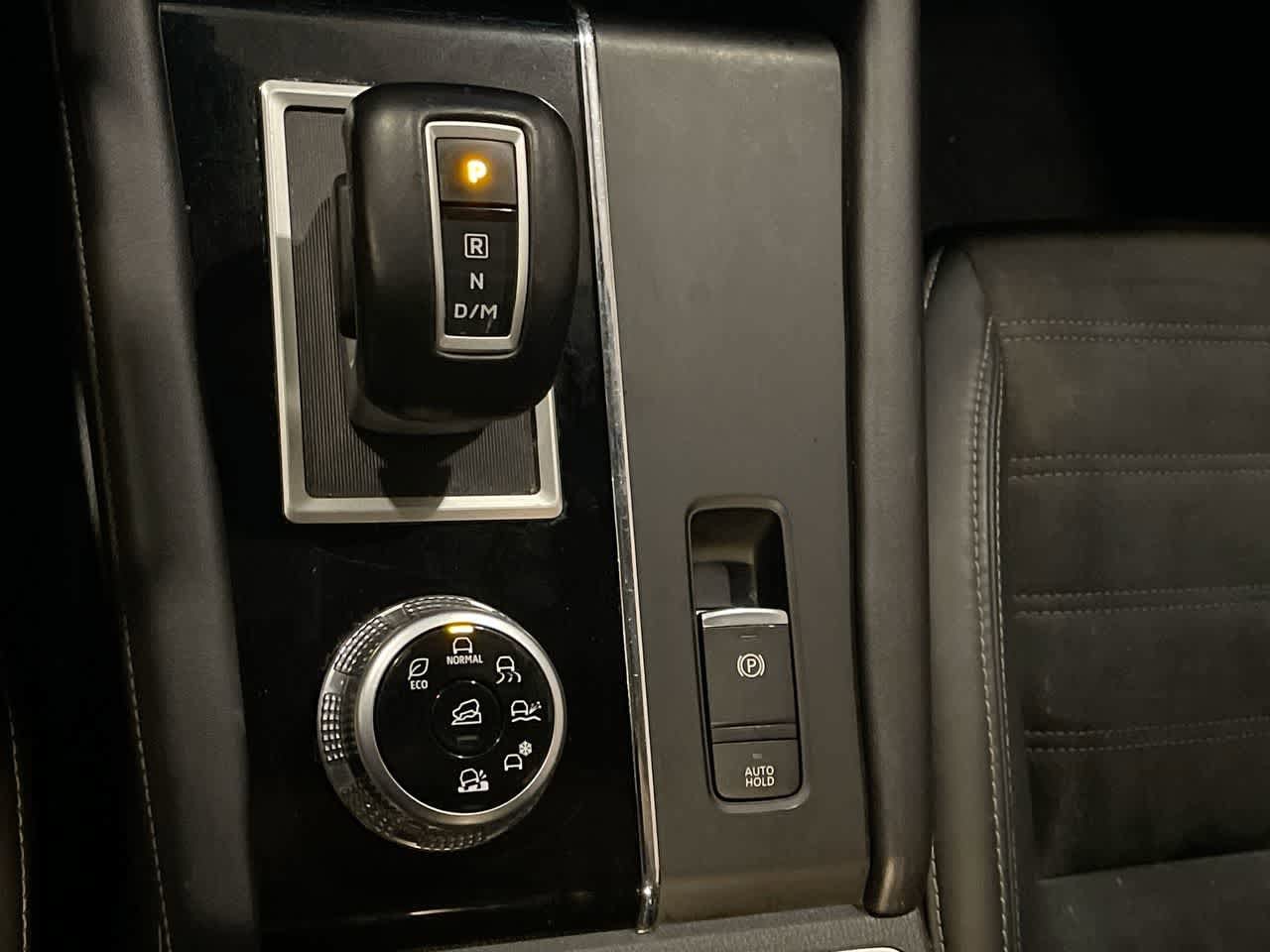 Thumbnail: 2023 Mitsubishi Outlander - 19