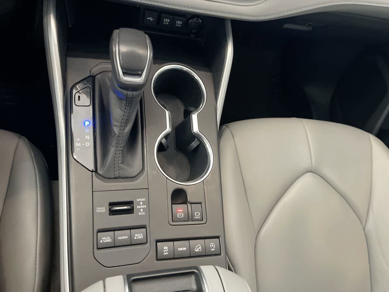 Thumbnail: 2020 Toyota Highlander - 20