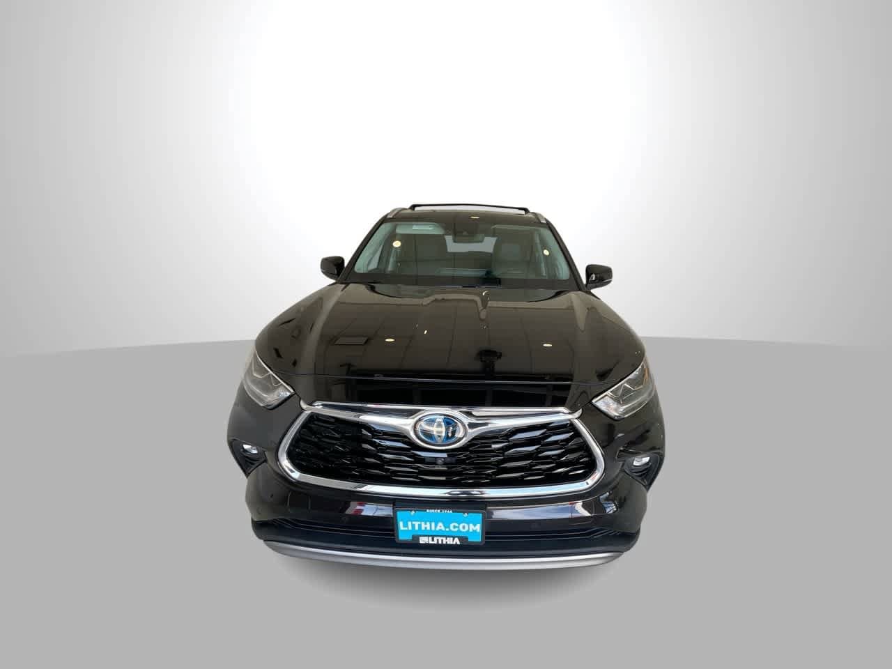 Thumbnail: 2021 Toyota Highlander - 3