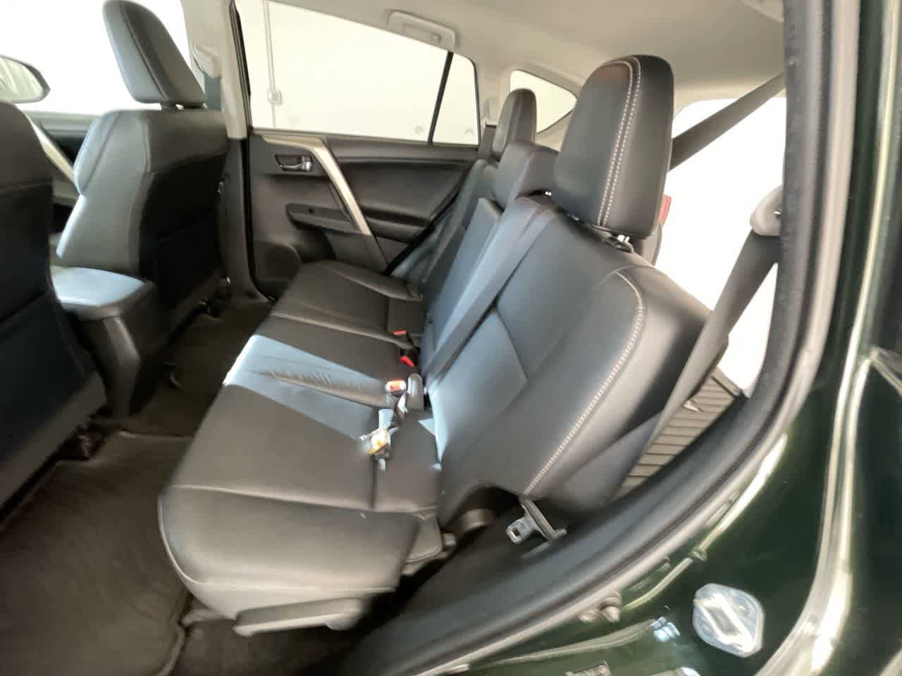 Thumbnail: 2013 Toyota RAV4 - 23