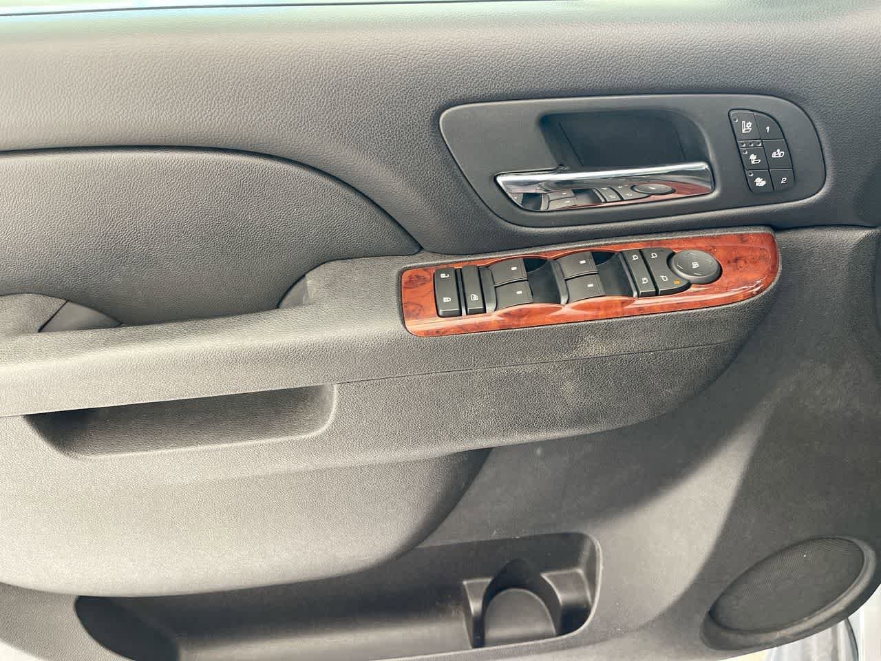 Thumbnail: 2011 Chevrolet Tahoe - 13