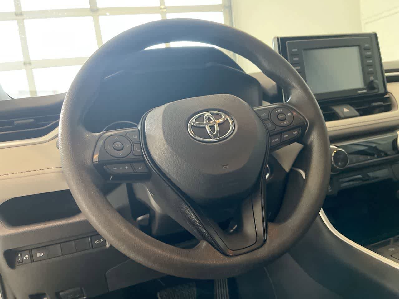 Thumbnail: 2021 Toyota RAV4 - 14