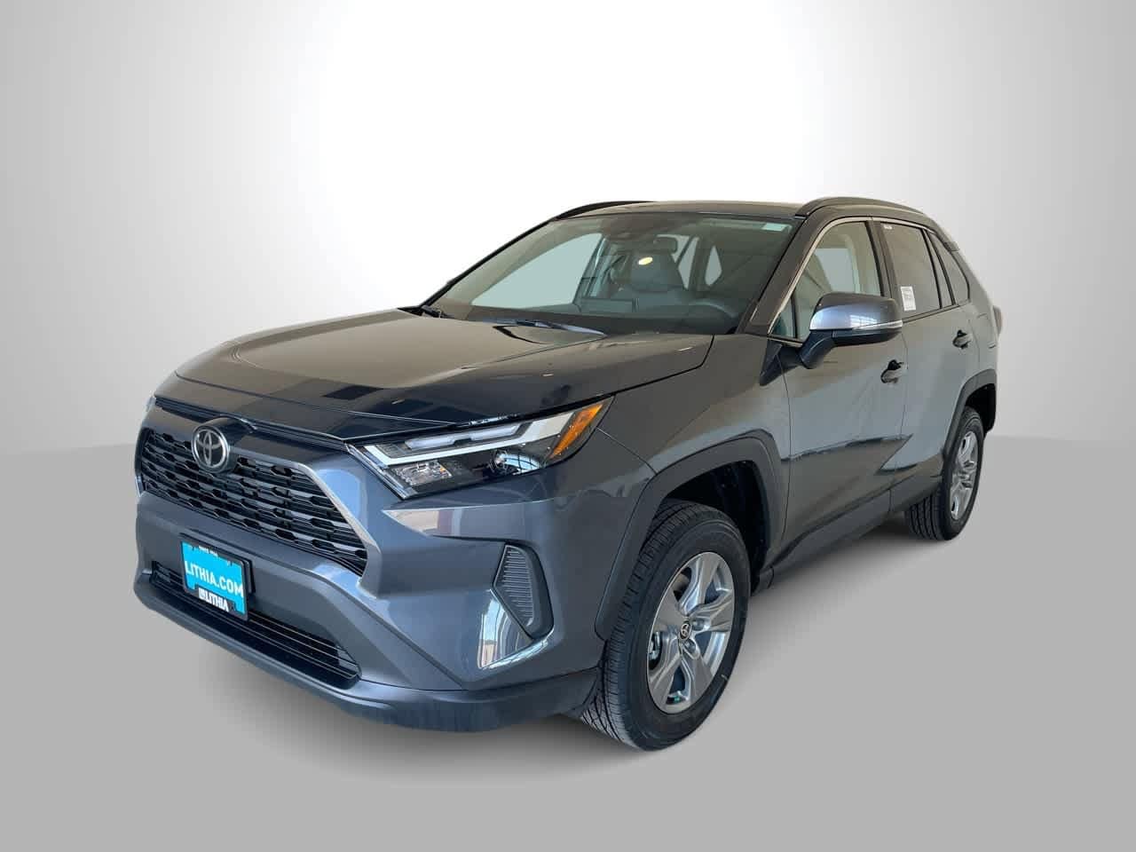 2025 Toyota RAV4 XLE's photo