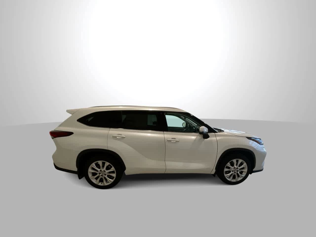 Thumbnail: 2026 Toyota Highlander - 9