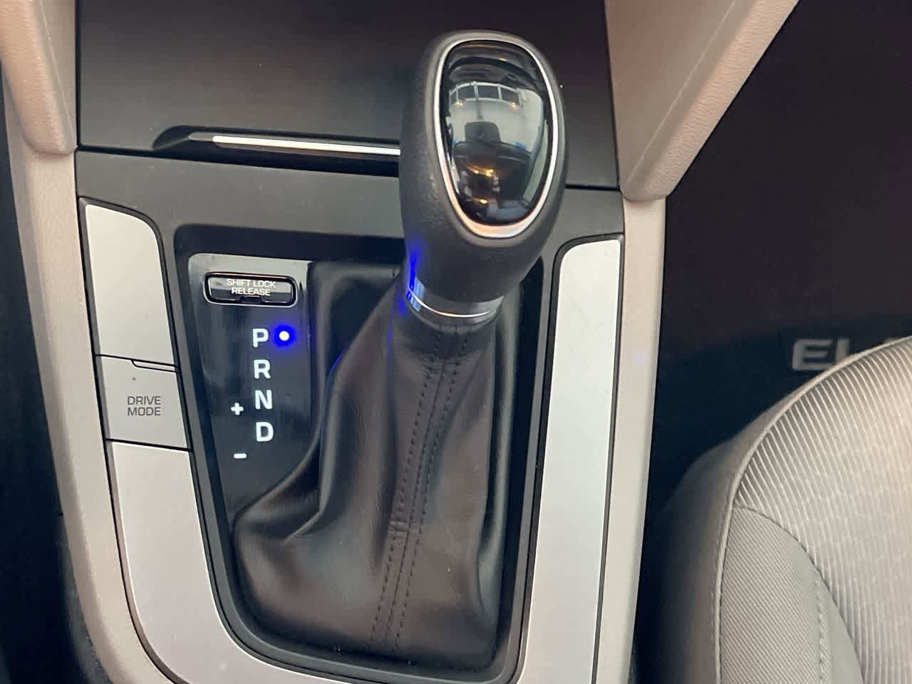 Thumbnail: 2018 Hyundai Elantra - 18