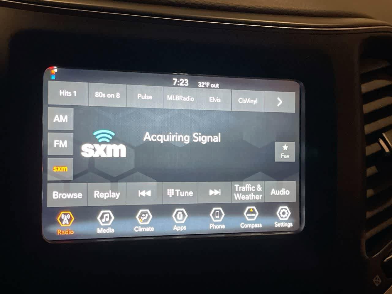 Thumbnail: 2019 Jeep Cherokee - 16