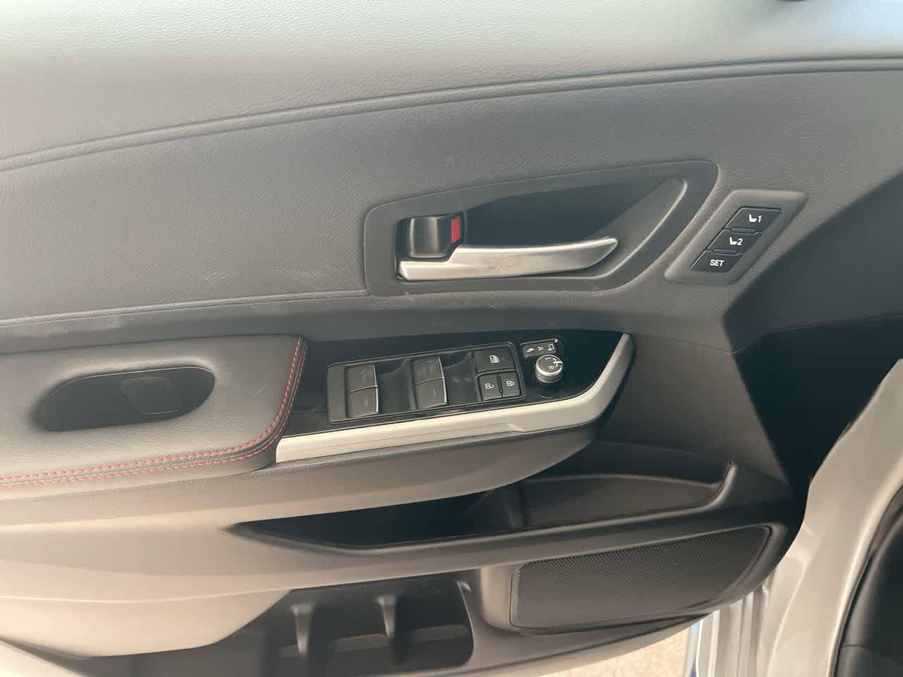 Thumbnail: 2025 Toyota Sienna - 13