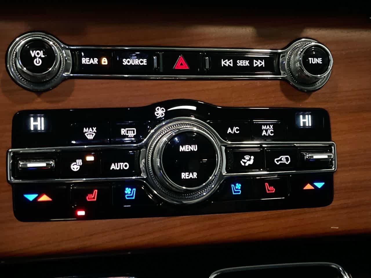 Thumbnail: 2020 Lincoln Aviator - 19