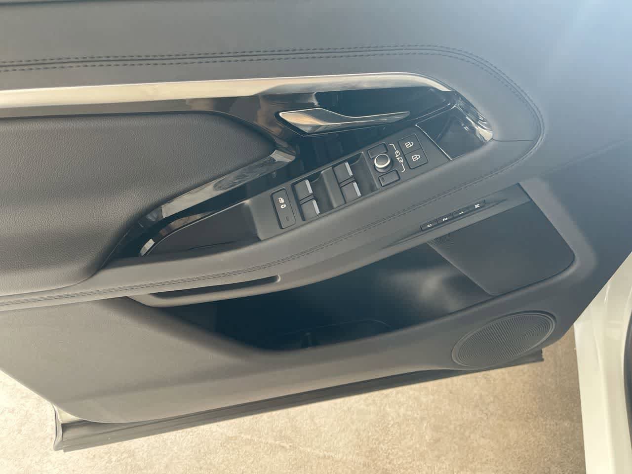 Thumbnail: 2022 Land Rover Range Rover Evoque - 13