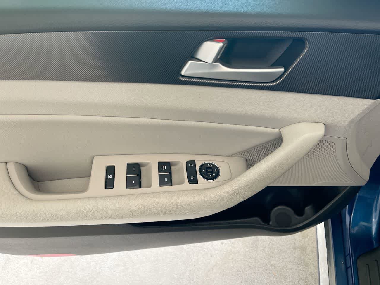 Thumbnail: 2017 Hyundai Sonata - 13