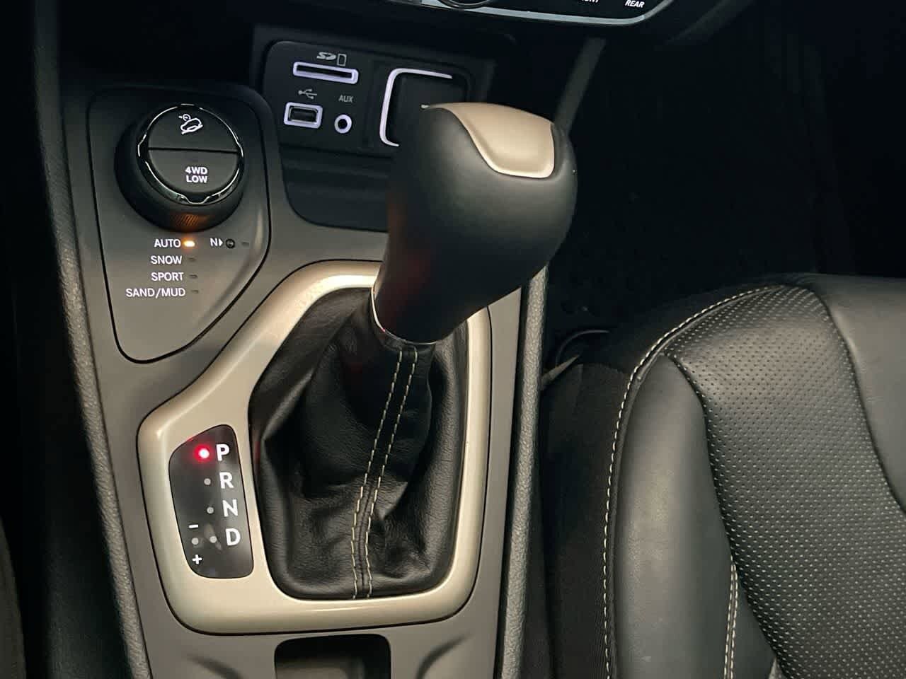 Thumbnail: 2015 Jeep Cherokee - 20