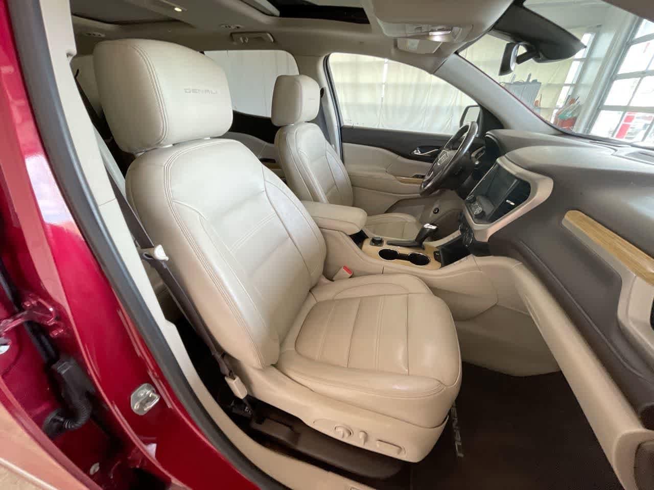 Thumbnail: 2019 GMC Acadia - 26