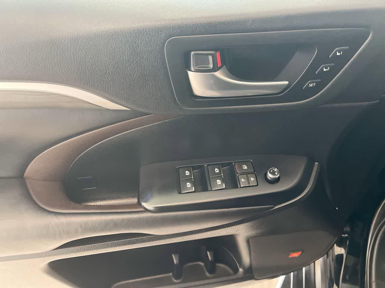 Thumbnail: 2019 Toyota Highlander - 13