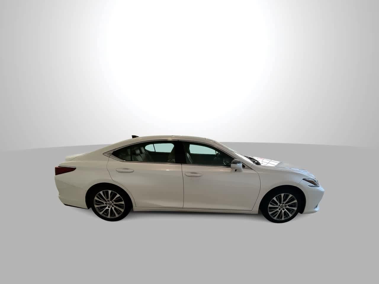 Thumbnail: 2020 Lexus ES - 9