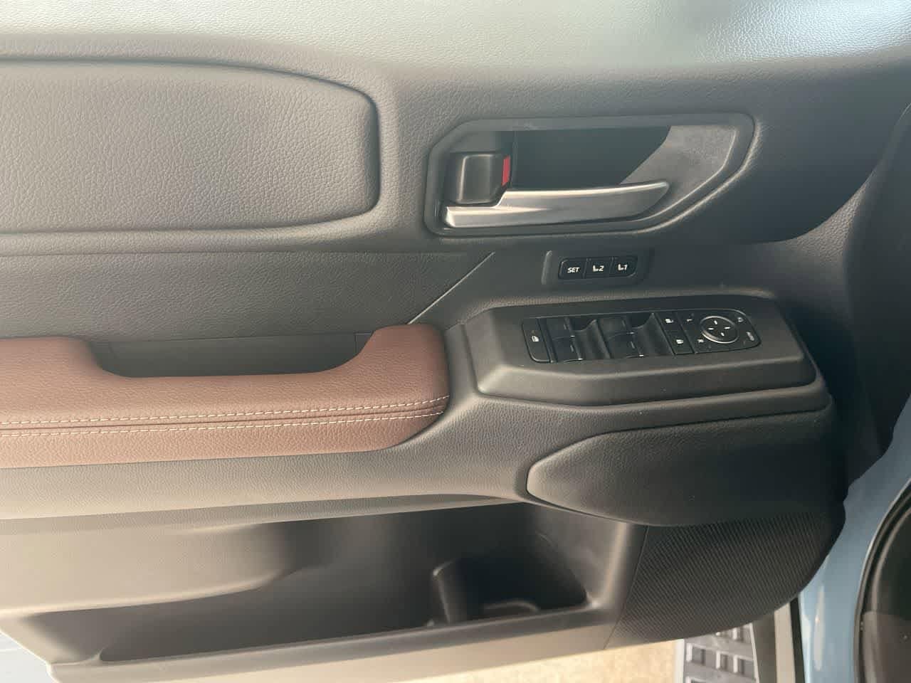 Thumbnail: 2025 Toyota Land Cruiser - 13