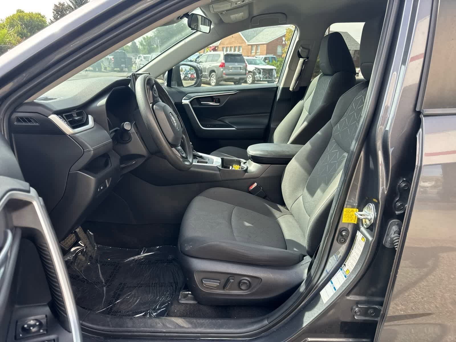 Thumbnail: 2021 Toyota RAV4 - 45