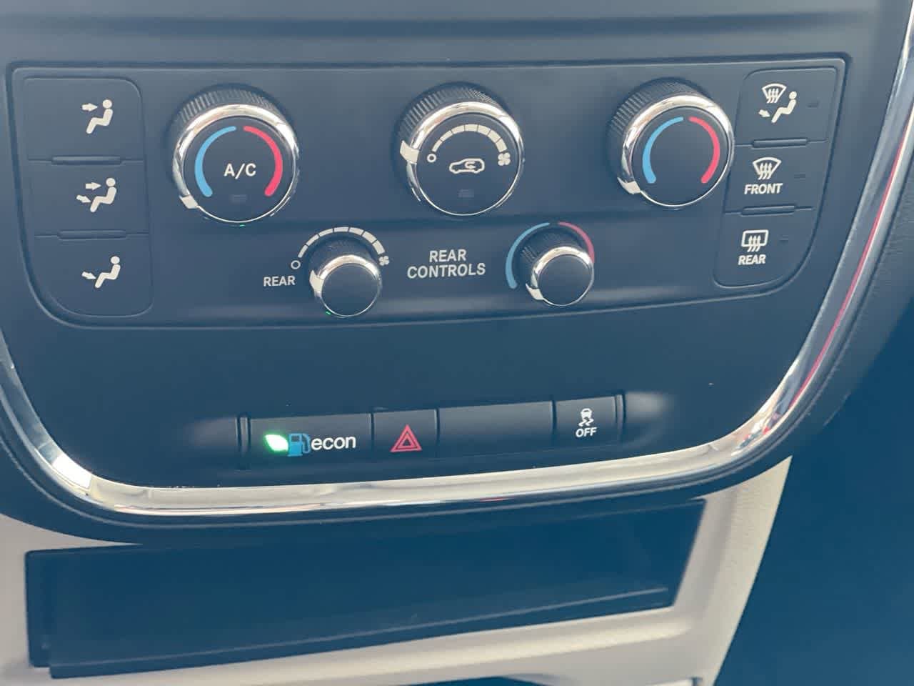 Thumbnail: 2019 Dodge Grand Caravan - 18