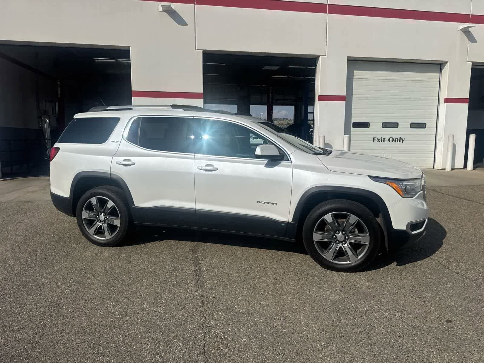 2017 Gmc Acadia SLT photo 2