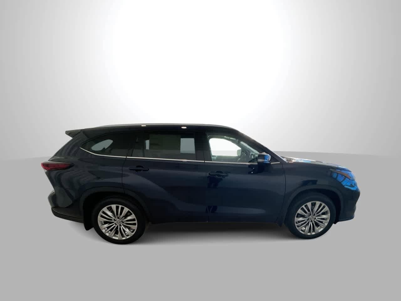 Thumbnail: 2026 Toyota Highlander - 9