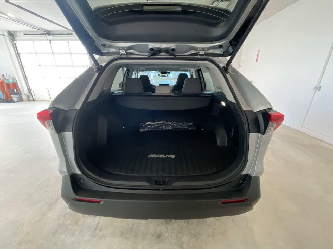 Thumbnail: 2025 Toyota RAV4 - 24