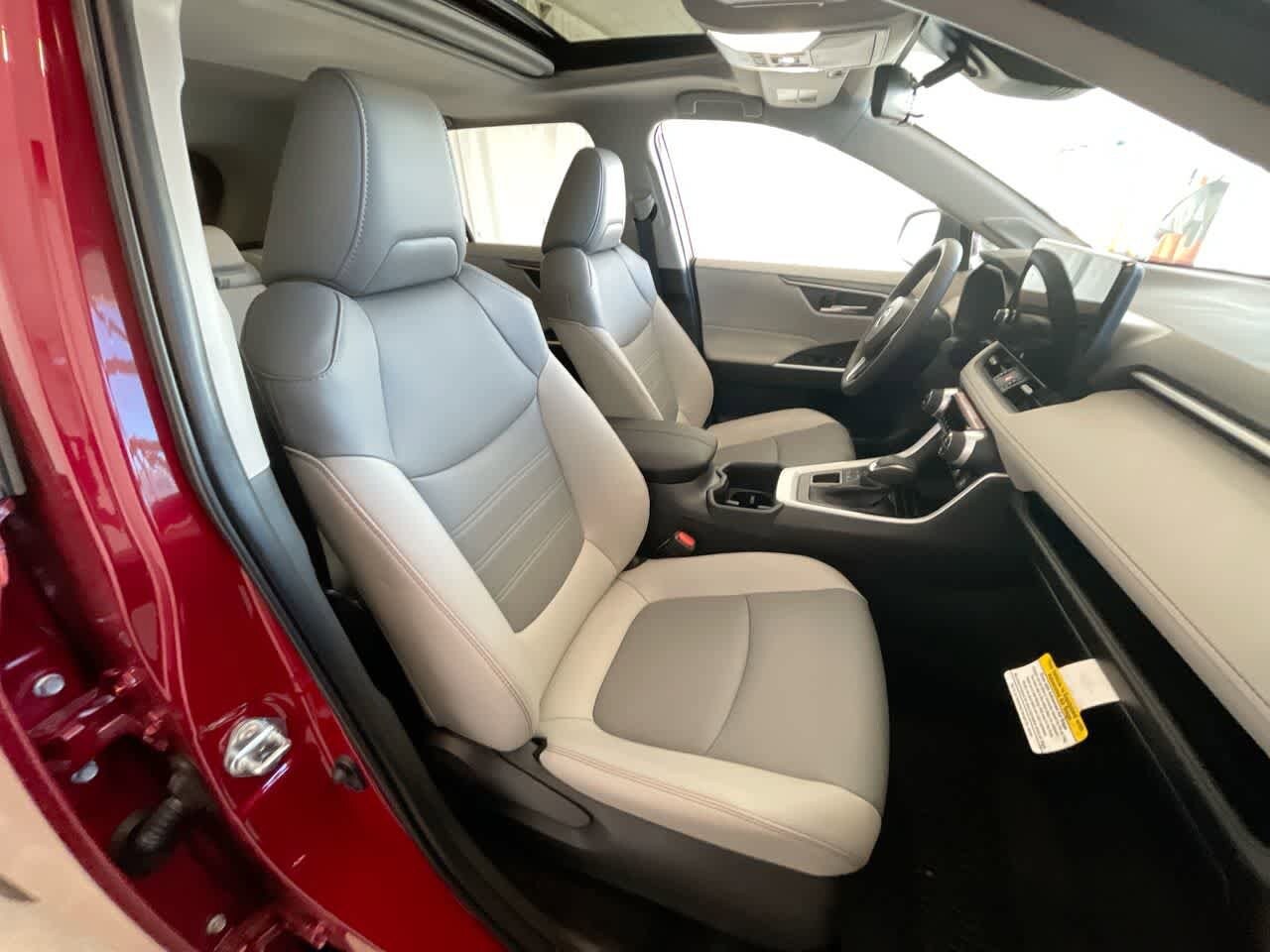 Thumbnail: 2025 Toyota RAV4 - 25