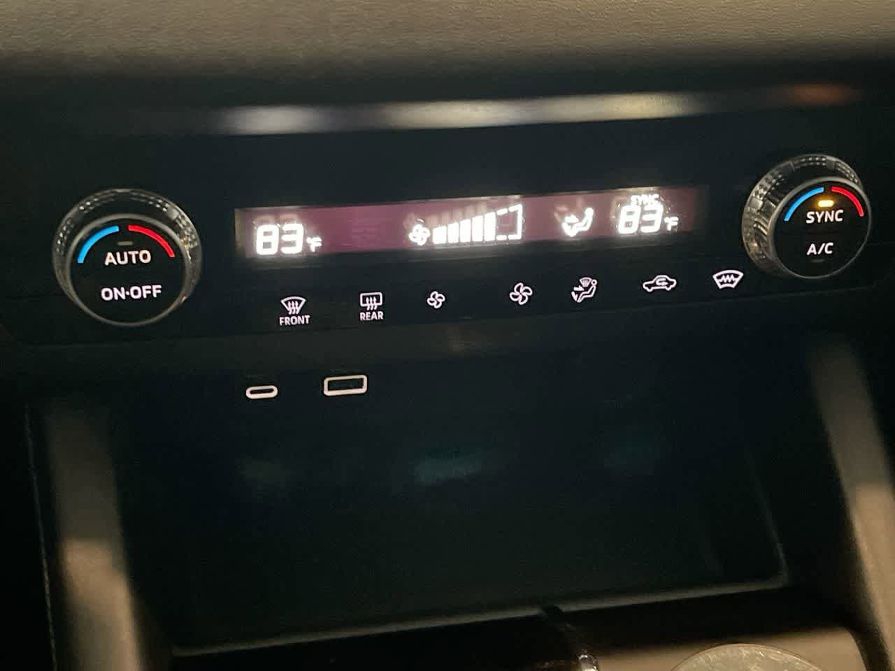 Thumbnail: 2022 Mitsubishi Outlander - 18