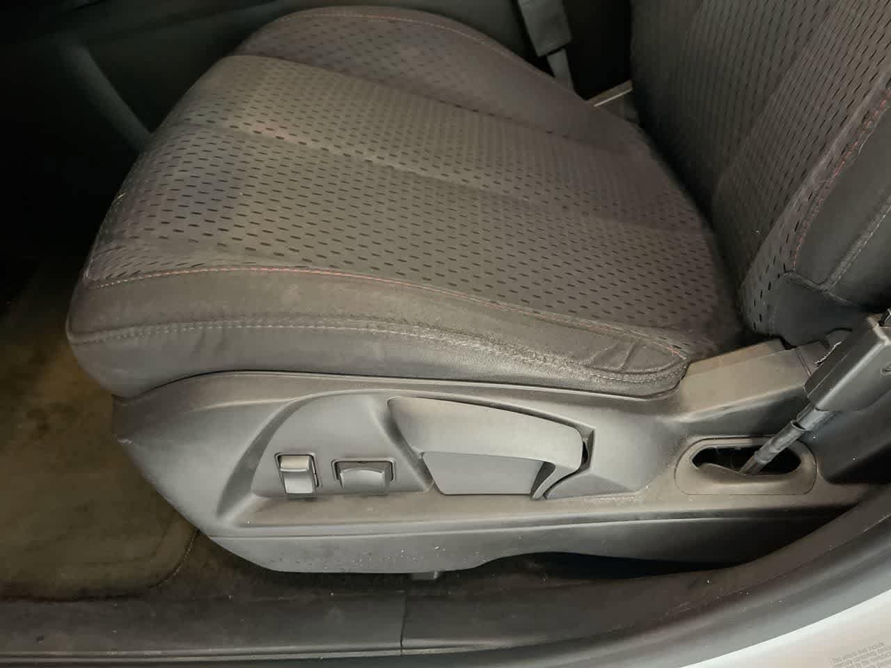 Thumbnail: 2012 Chevrolet Equinox - 12