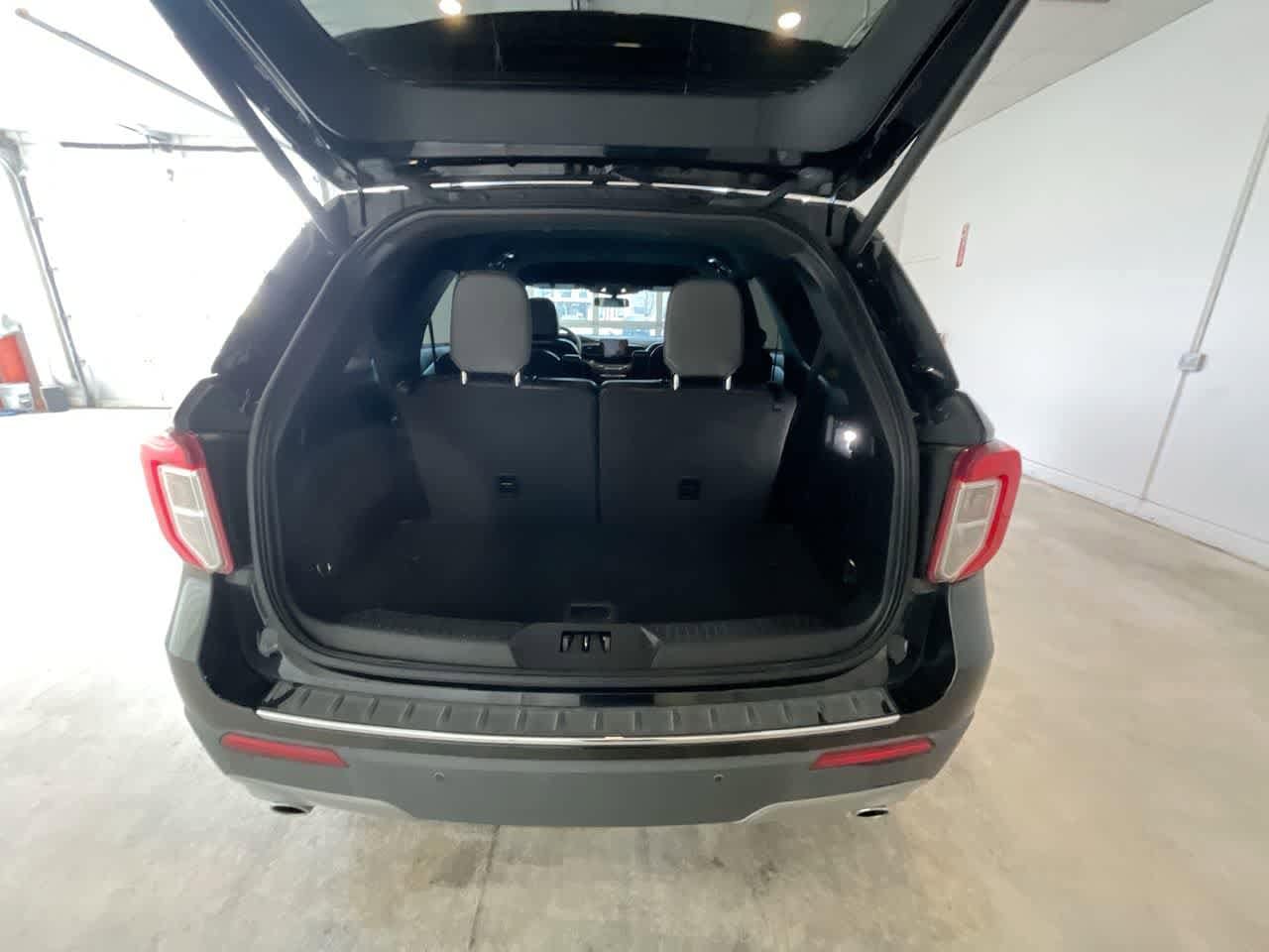 Thumbnail: 2020 Ford Explorer - 24