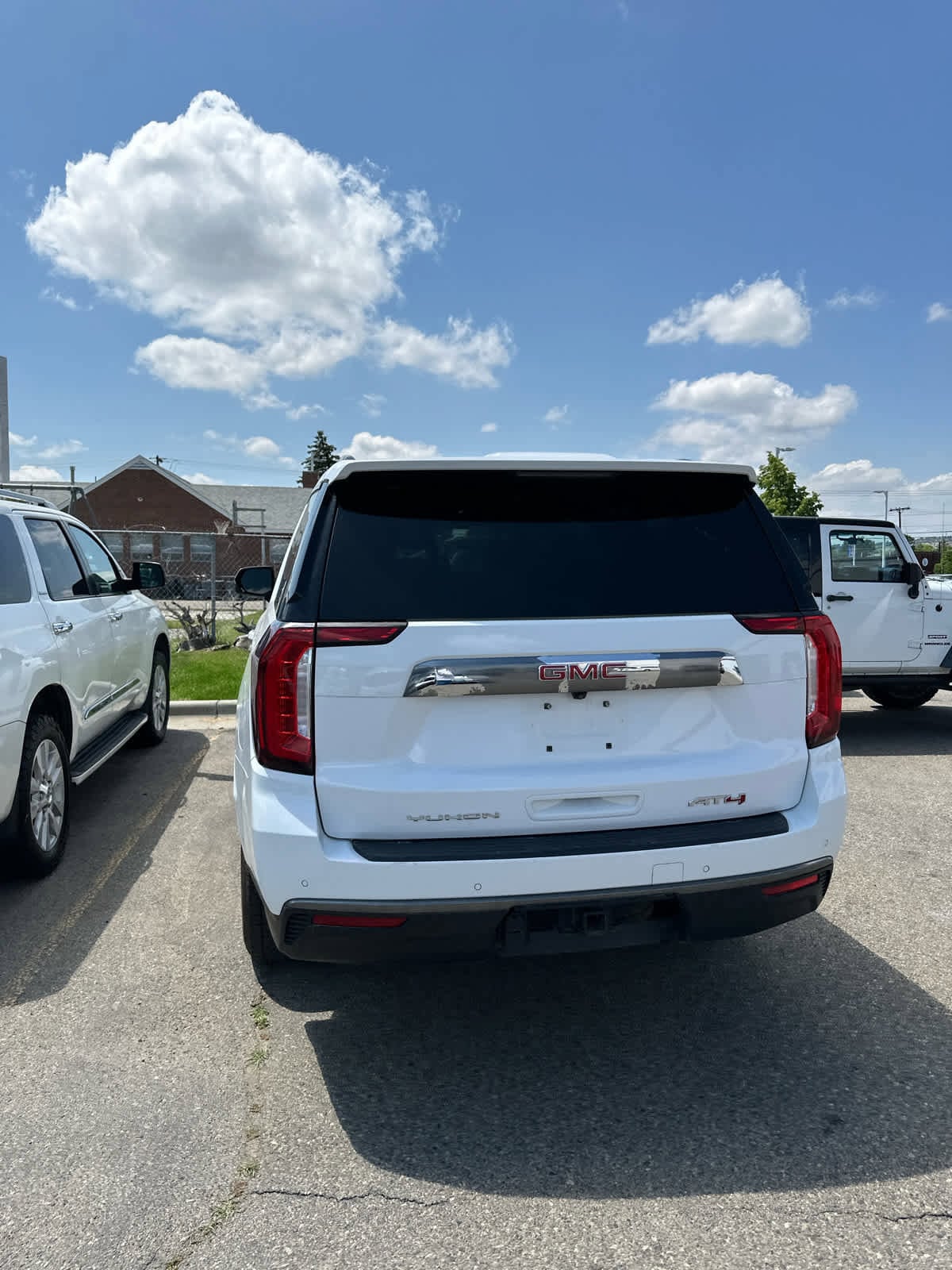 2021 GMC Yukon XL AT4 8