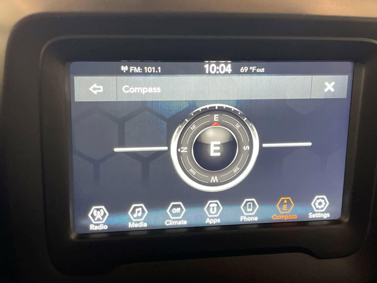 Thumbnail: 2019 Jeep Renegade - 18