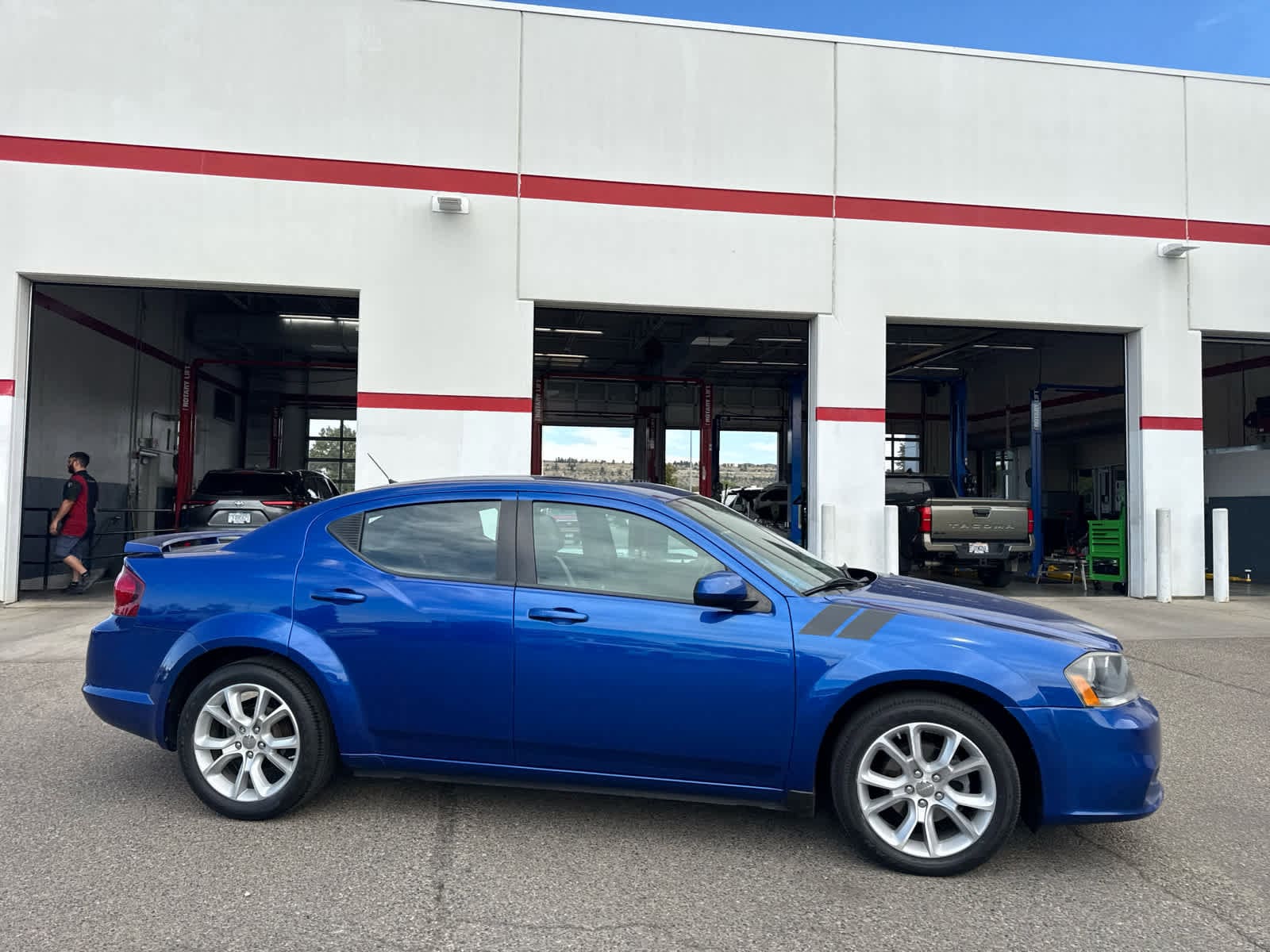 Thumbnail: 2014 Dodge Avenger - 2