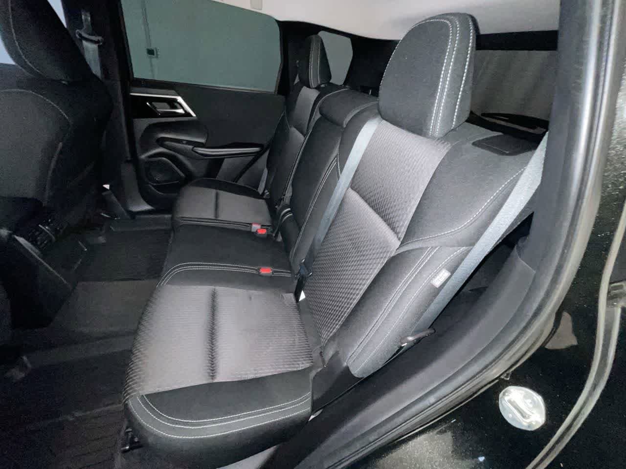 Thumbnail: 2022 Mitsubishi Outlander - 21