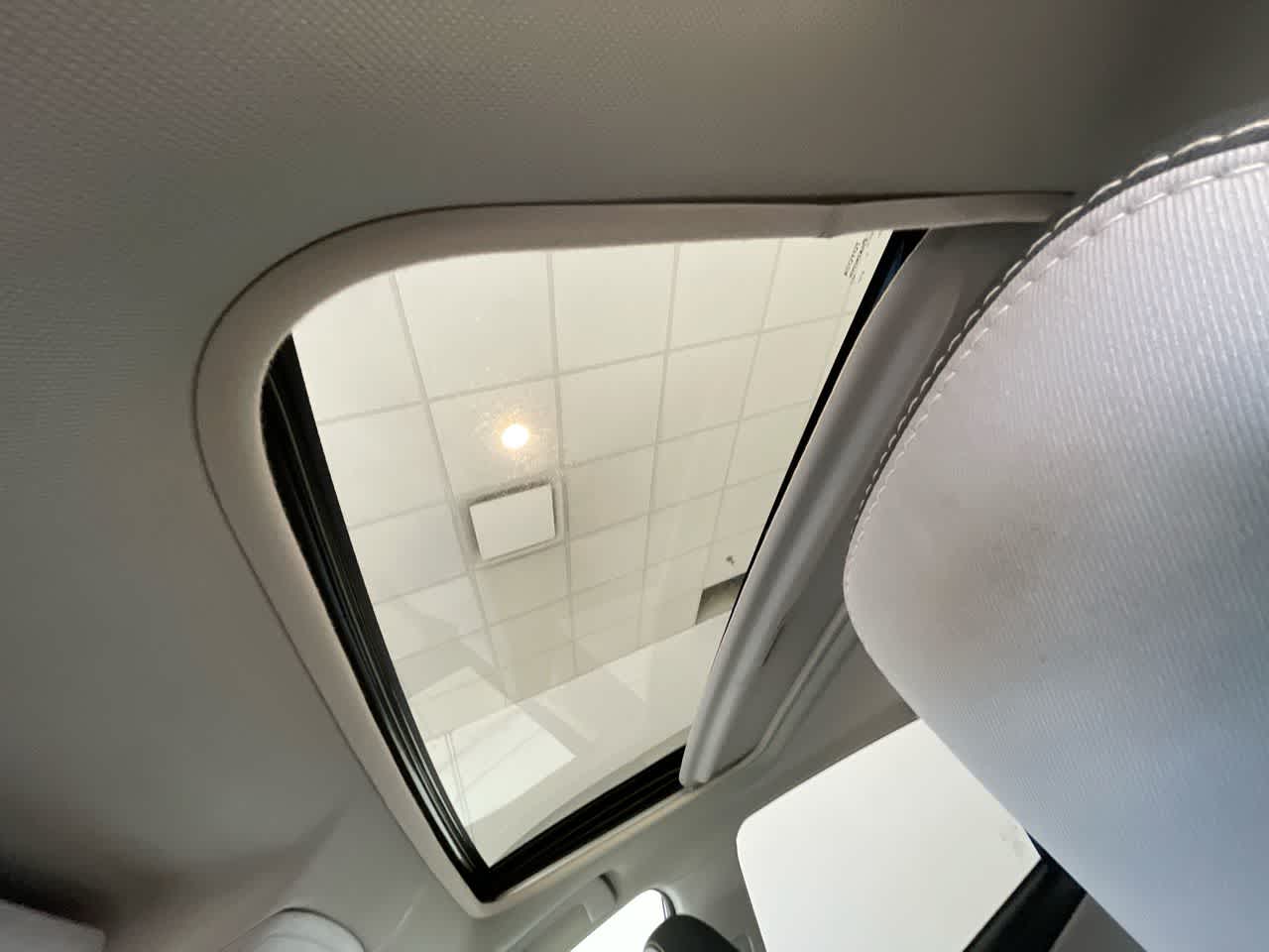 Thumbnail: 2018 Toyota RAV4 - 22