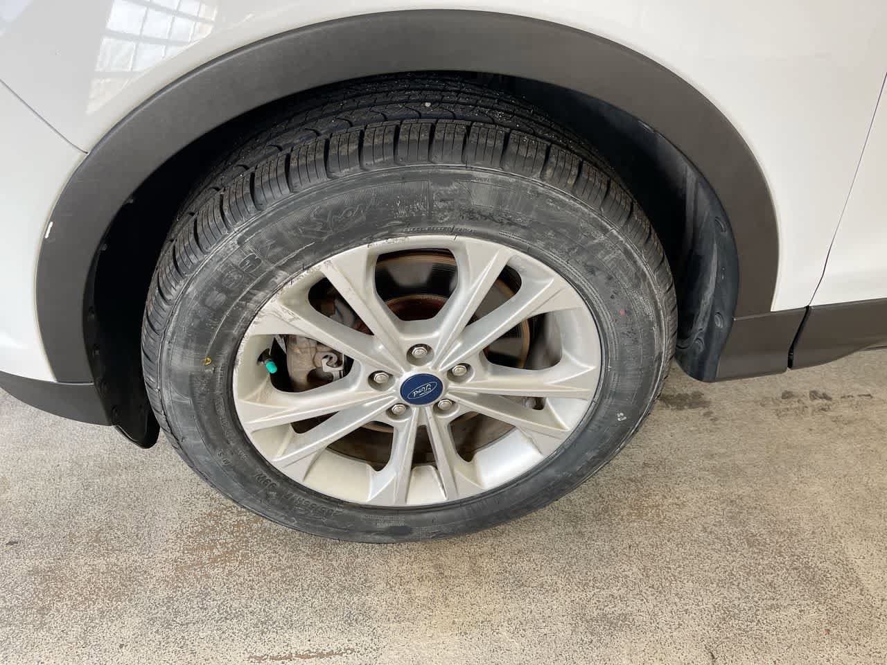 Thumbnail: 2017 Ford Escape - 10