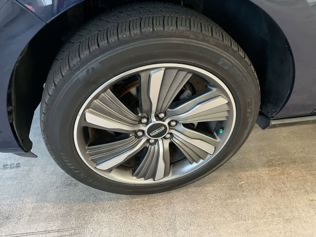 Thumbnail: 2019 Lincoln Navigator L - 10