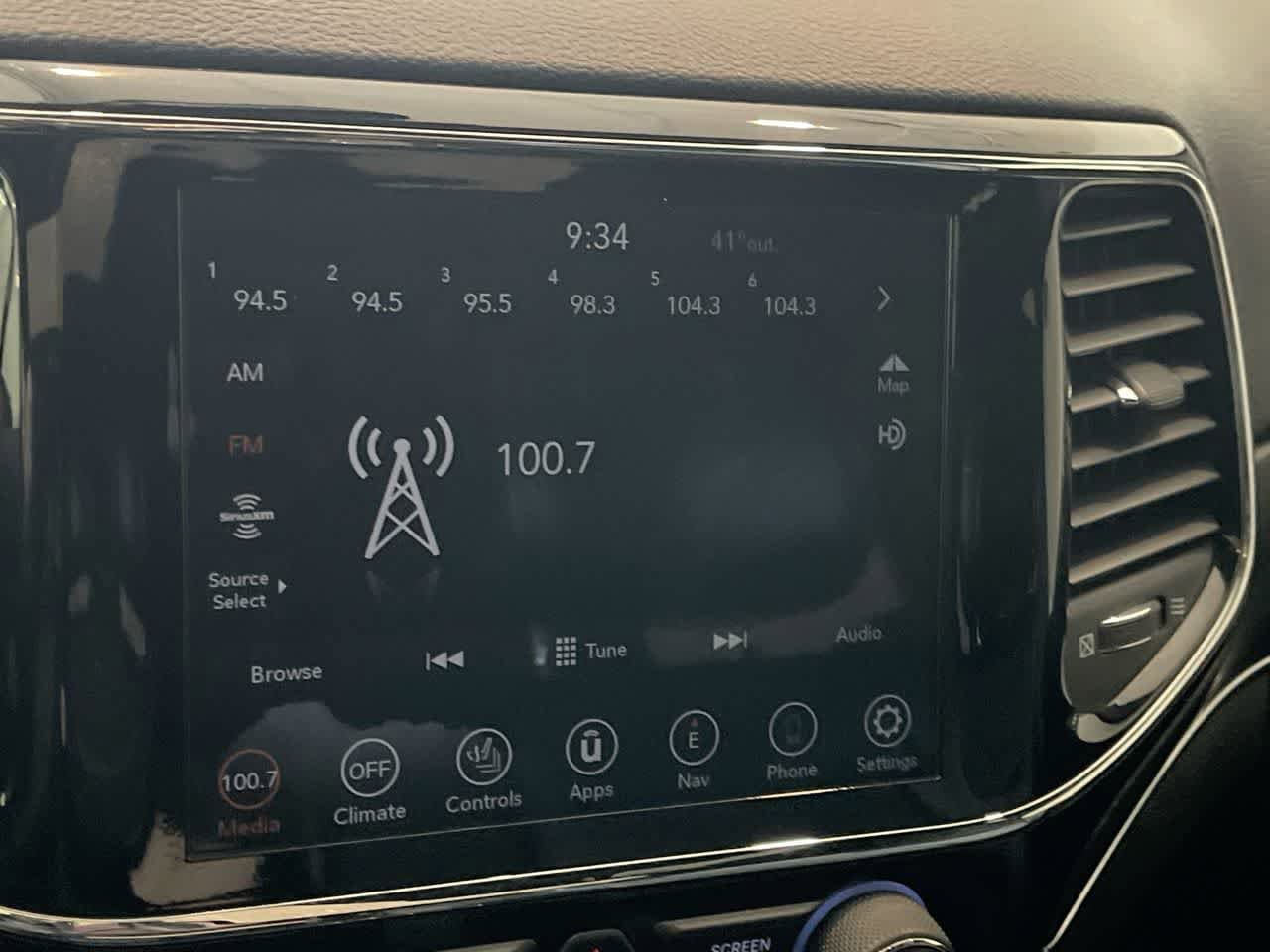 Thumbnail: 2021 Jeep Grand Cherokee - 16