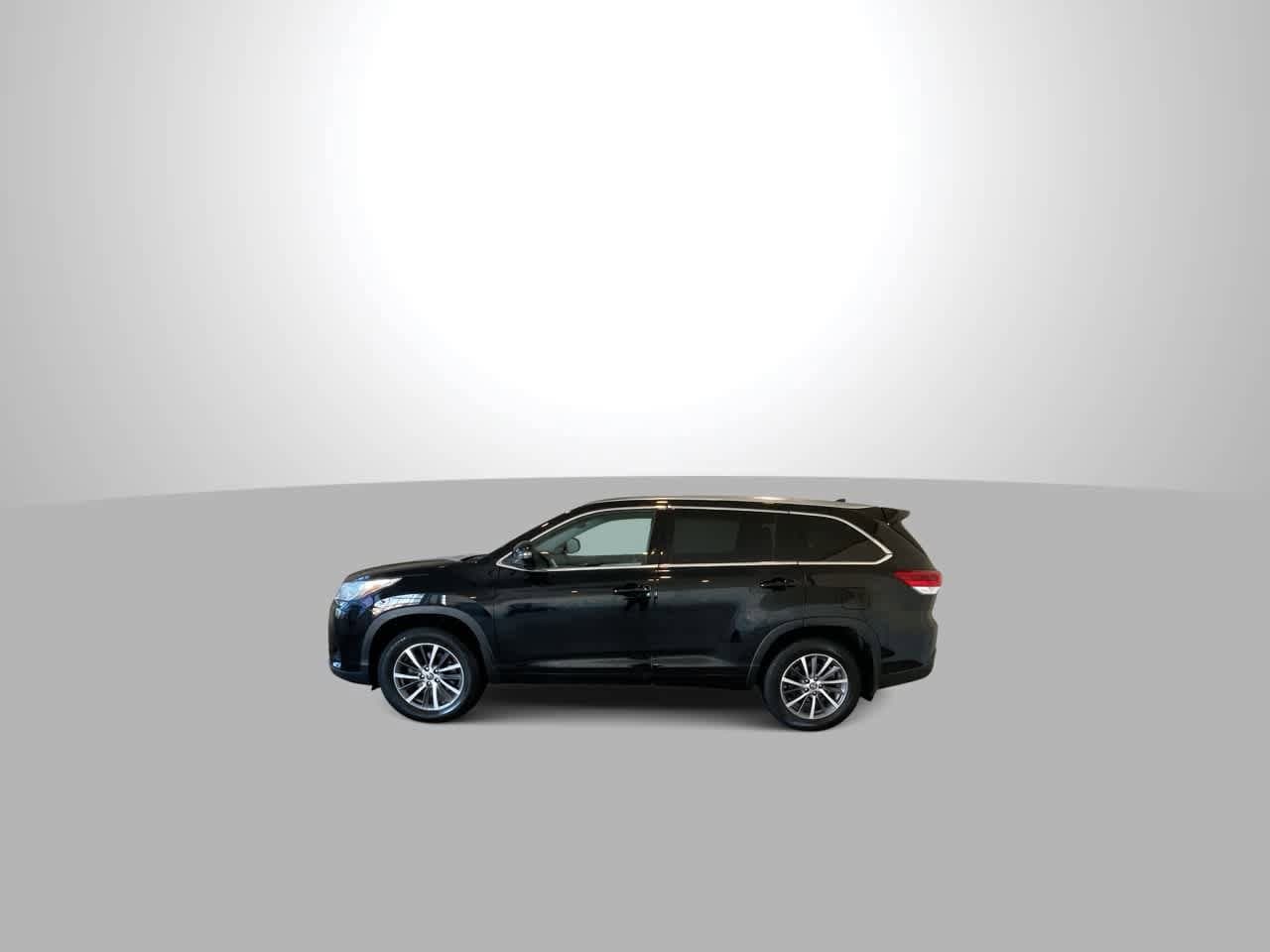 Thumbnail: 2018 Toyota Highlander - 5