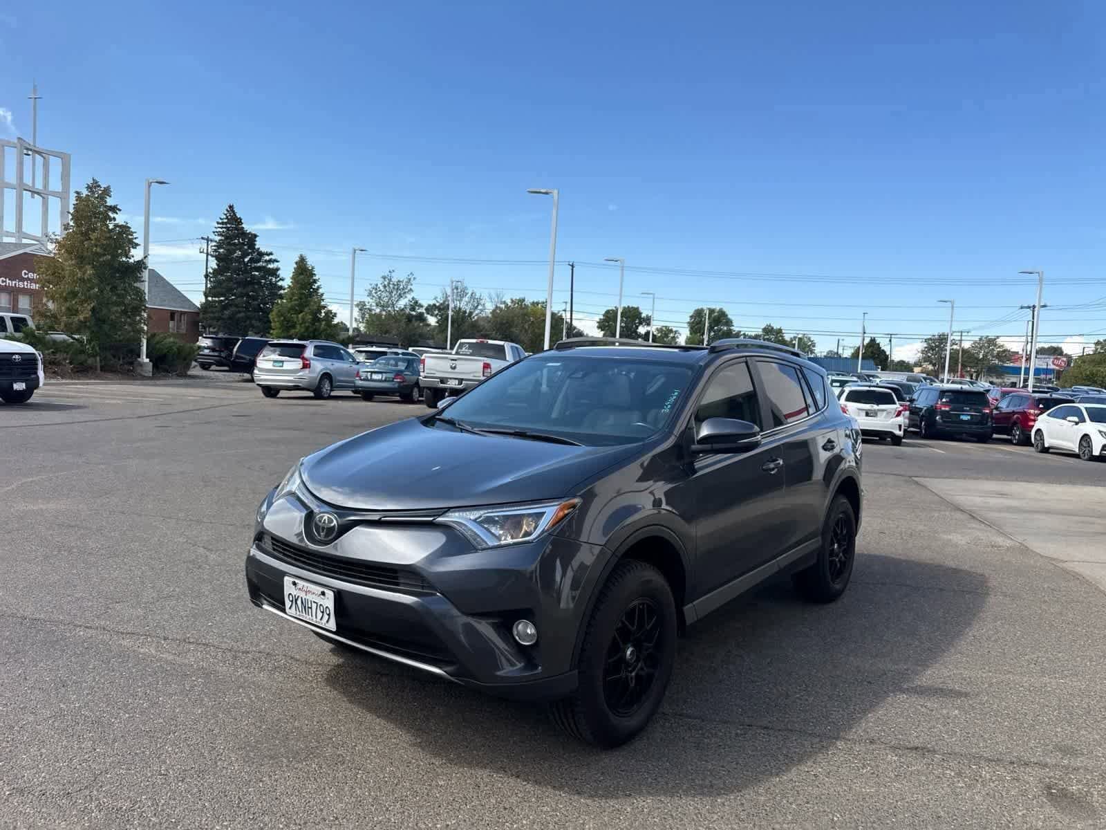 Thumbnail: 2018 Toyota RAV4 - 26