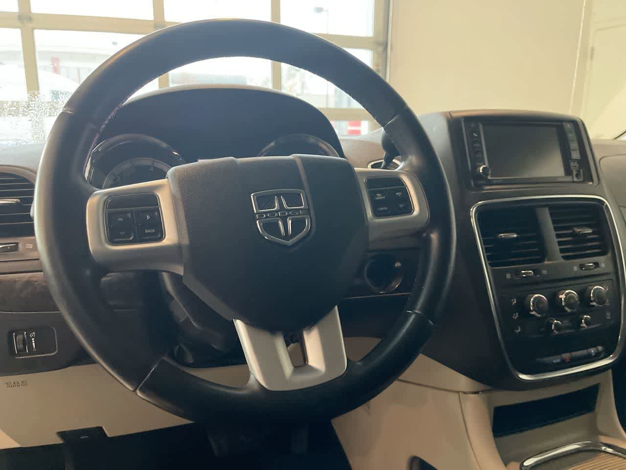 Thumbnail: 2016 Dodge Grand Caravan - 14