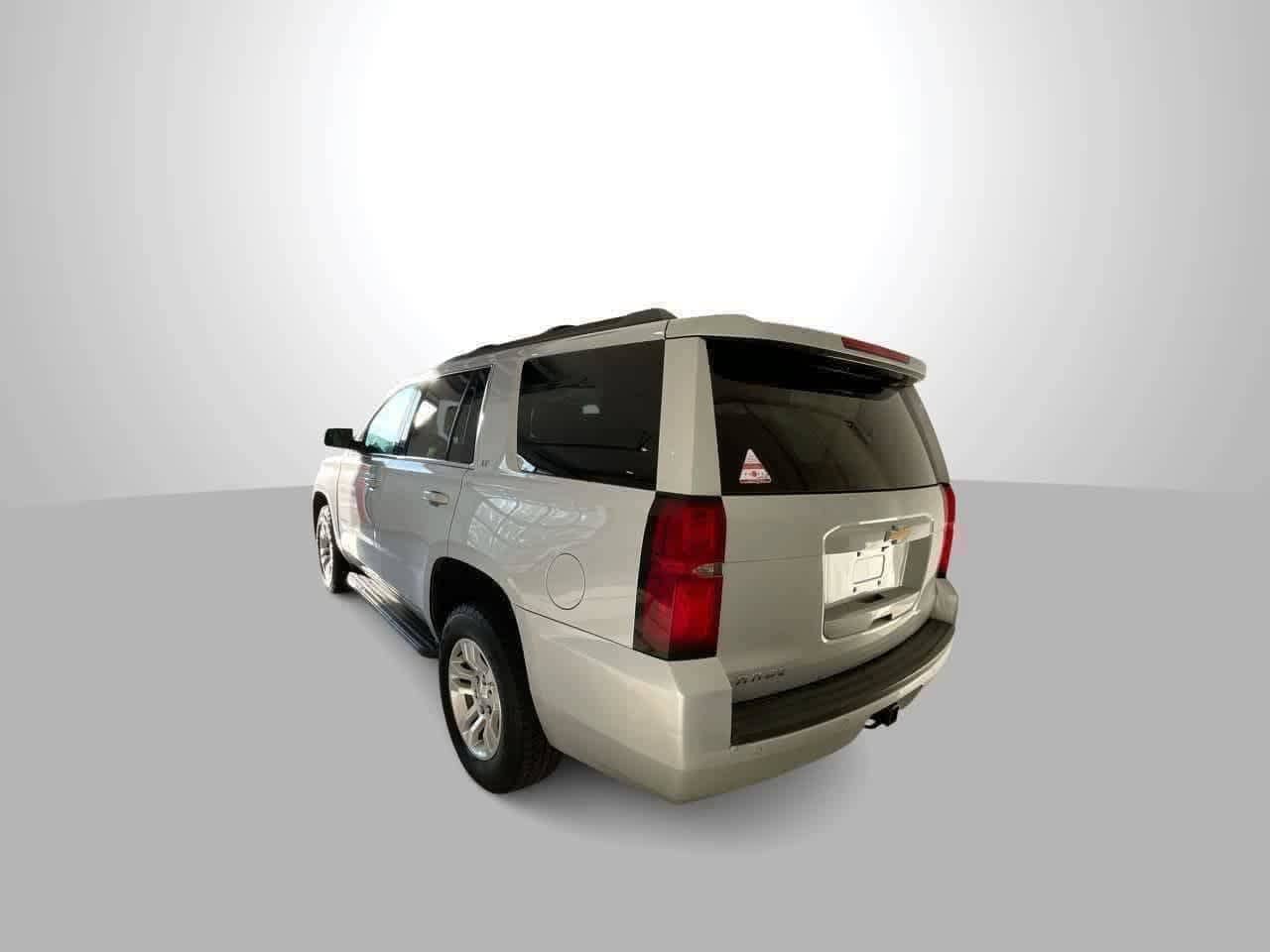 Thumbnail: 2017 Chevrolet Tahoe - 6