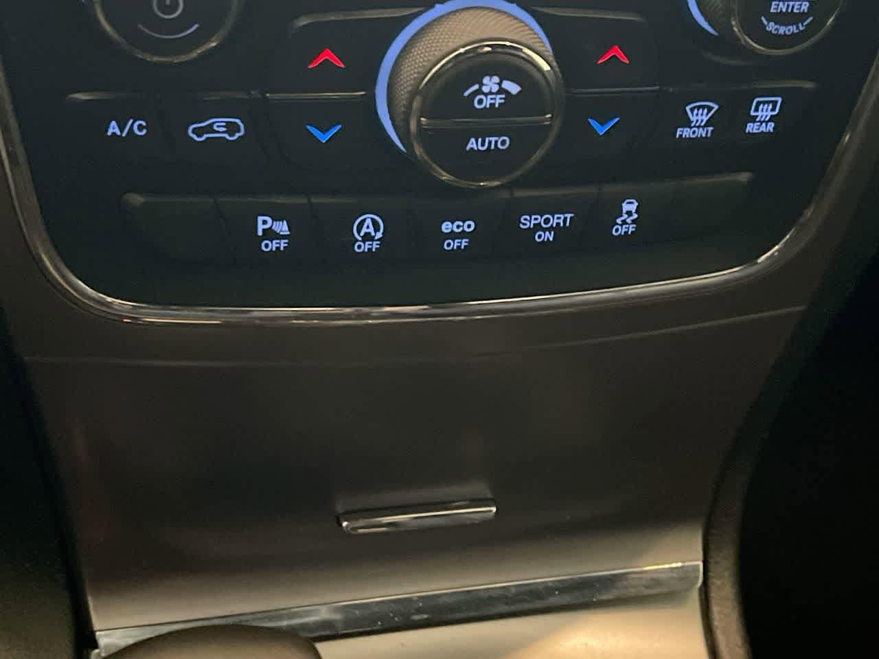 Thumbnail: 2018 Jeep Grand Cherokee - 19