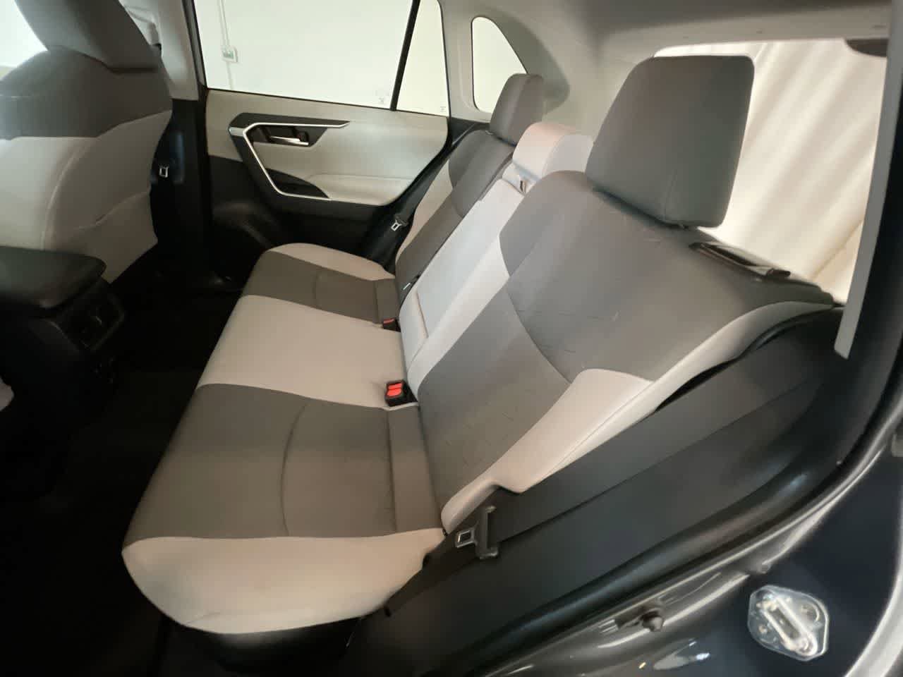 Thumbnail: 2020 Toyota RAV4 - 23