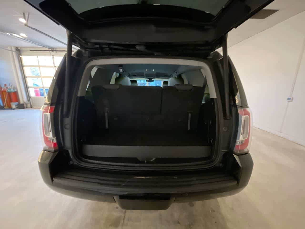 Thumbnail: 2017 GMC Yukon - 24