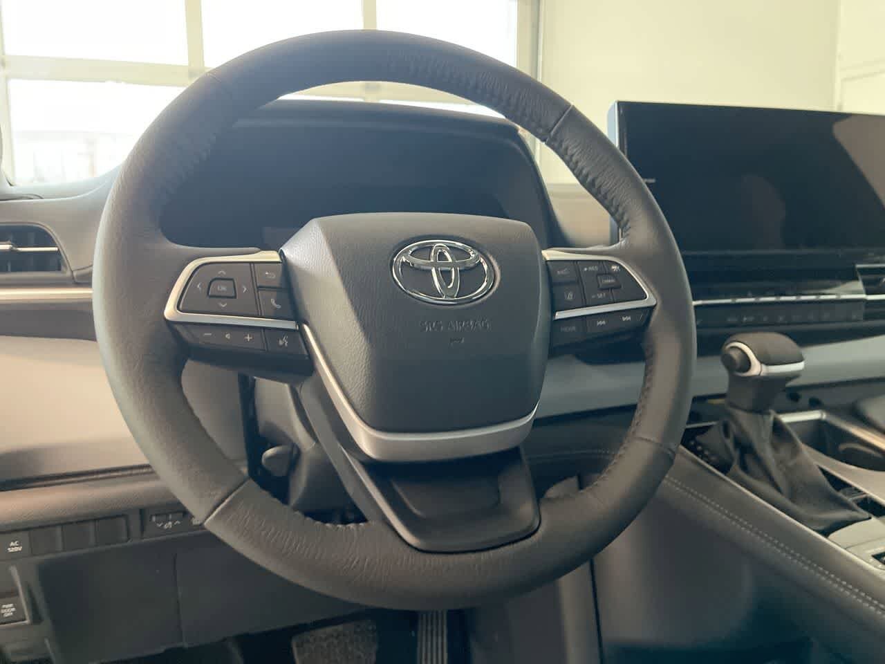 Thumbnail: 2026 Toyota Sienna - 14