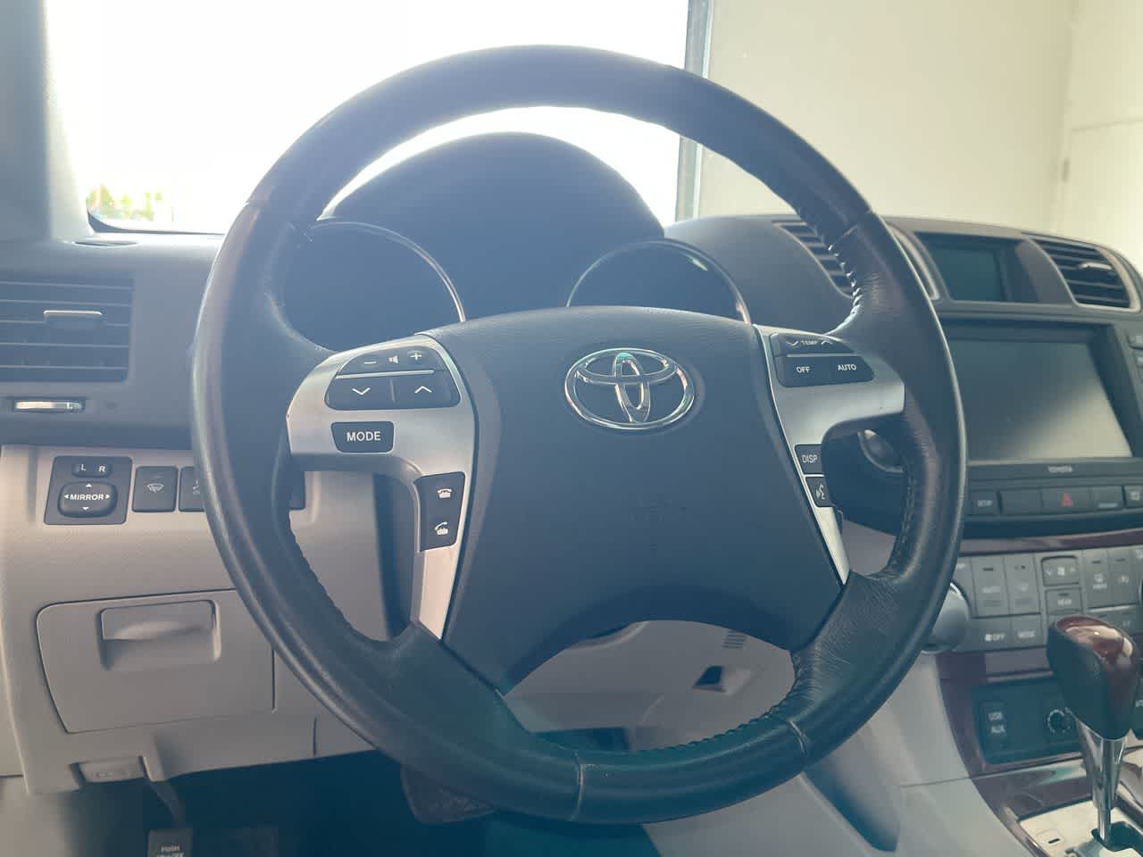 Thumbnail: 2011 Toyota Highlander - 14