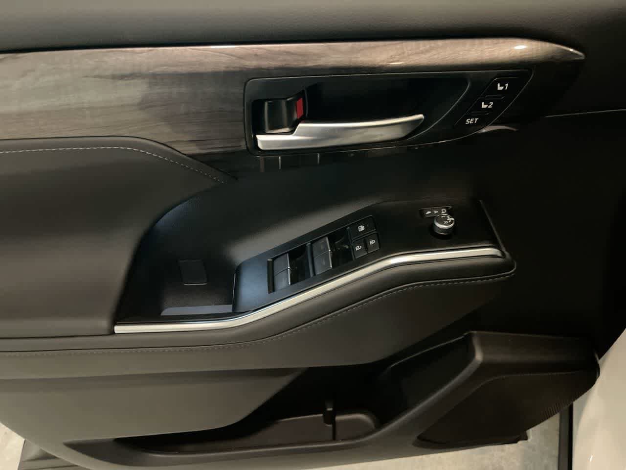 Thumbnail: 2026 Toyota Highlander - 13