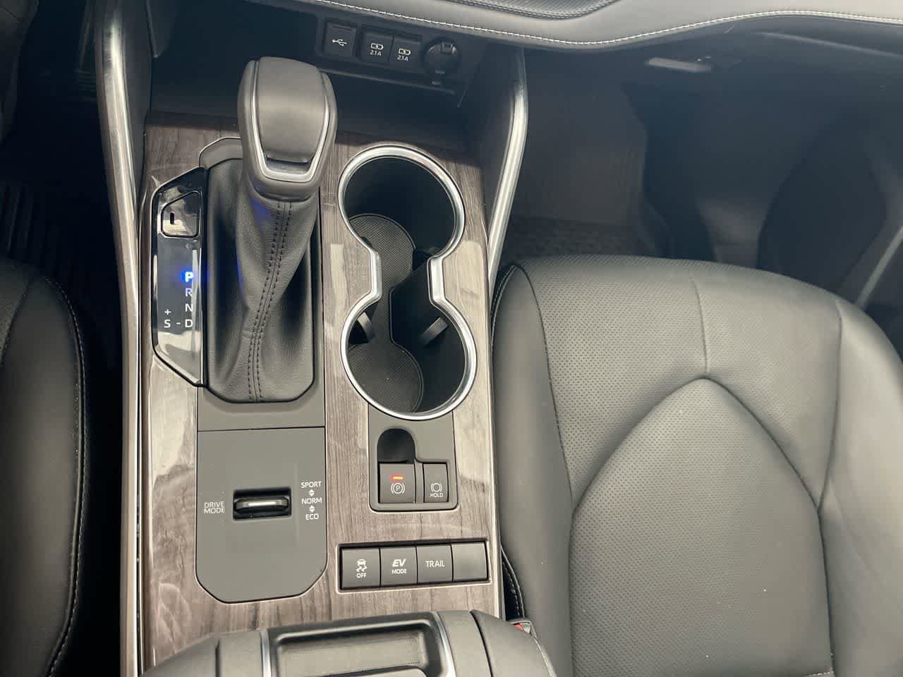 Thumbnail: 2021 Toyota Highlander - 20