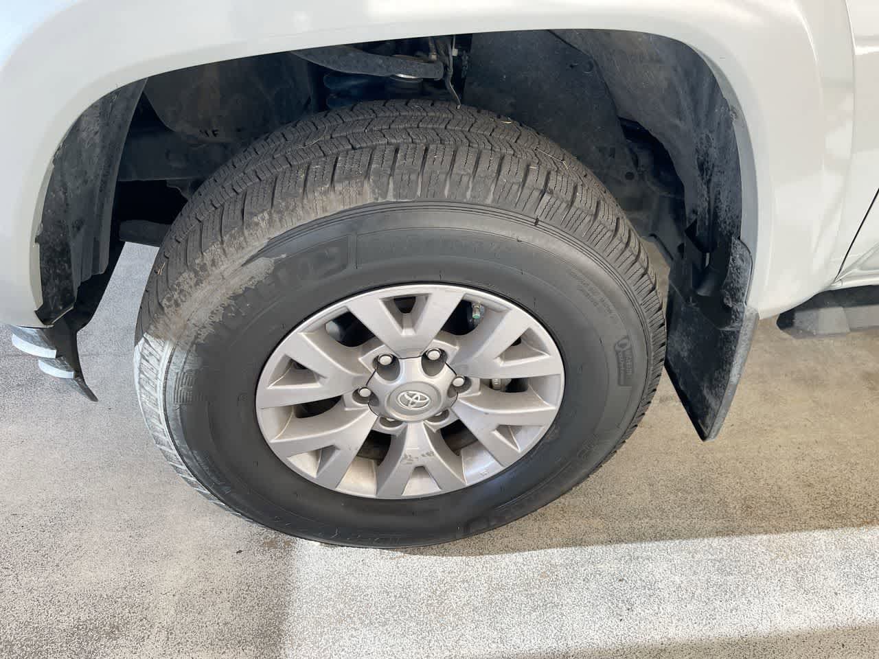 Thumbnail: 2019 Toyota Tacoma - 10