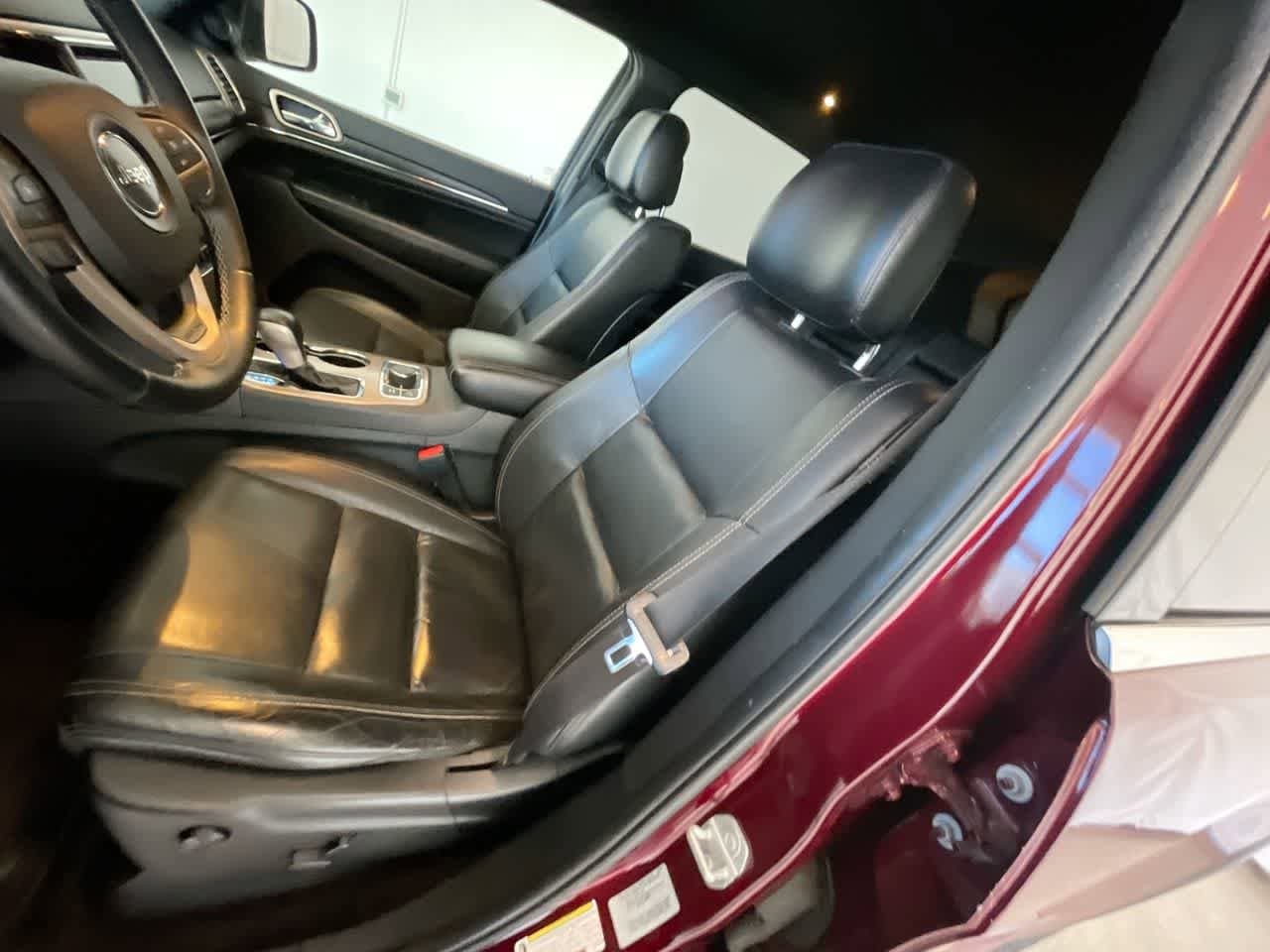 Thumbnail: 2017 Jeep Grand Cherokee - 11